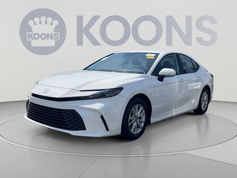 Used 2025 Toyota Camry LE FWD image 1