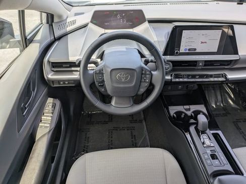 Used 2024 Toyota Prius LE FWD image 15