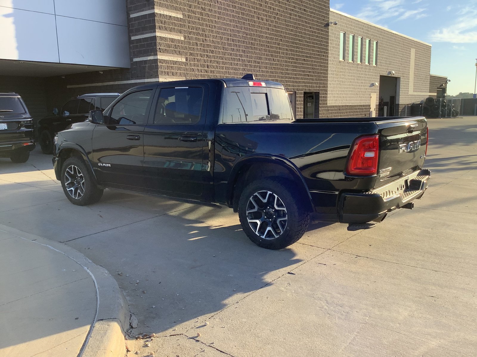 Used 2025 RAM 1500 Laramie AWD/4WD image 2