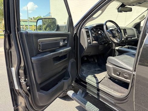 Used 2018 RAM 2500 Laramie w/ Sport Appearance Group AWD/4WD image 35