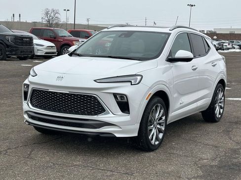 Used 2024 Buick Encore GX Avenir w/ Avenir Technology Package image 6