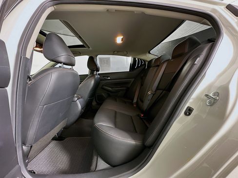 Used 2022 Nissan Altima 2.5 SR w/ Midnight Edition Package FWD image 29