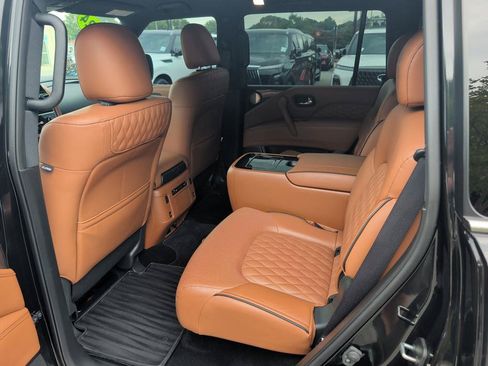 Certified 2024 INFINITI QX80 Sensory AWD/4WD image 9