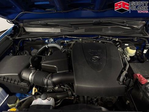 Used 2016 Toyota Tacoma TRD Sport image 11