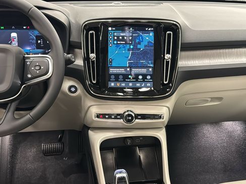 New 2026 Volvo XC40 B5 Ultra w/ Climate Package image 11