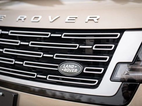Used 2023 Land Rover Range Rover Long Wheelbase First Edition image 17