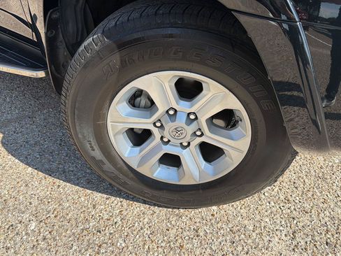 Used 2017 Toyota 4Runner SR5 Premium RWD image 9