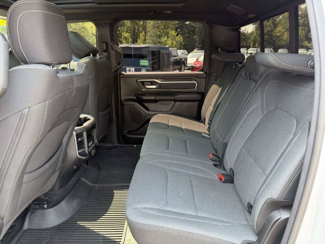 Used 2022 RAM 1500 Big Horn AWD/4WD image 16