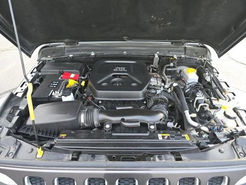 Used 2022 Jeep Wrangler Unlimited Sahara w/ Cold Weather Group image 23