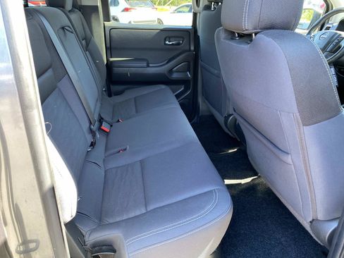 Used 2022 Nissan Frontier SV AWD/4WD image 22