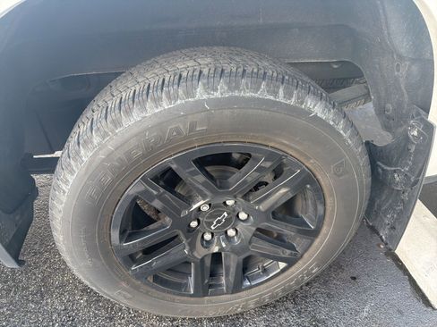 Used 2022 Chevrolet Silverado 1500 Custom image 8