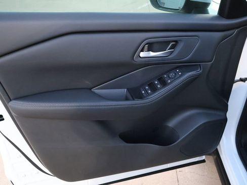 New 2026 Nissan Rogue SV image 12