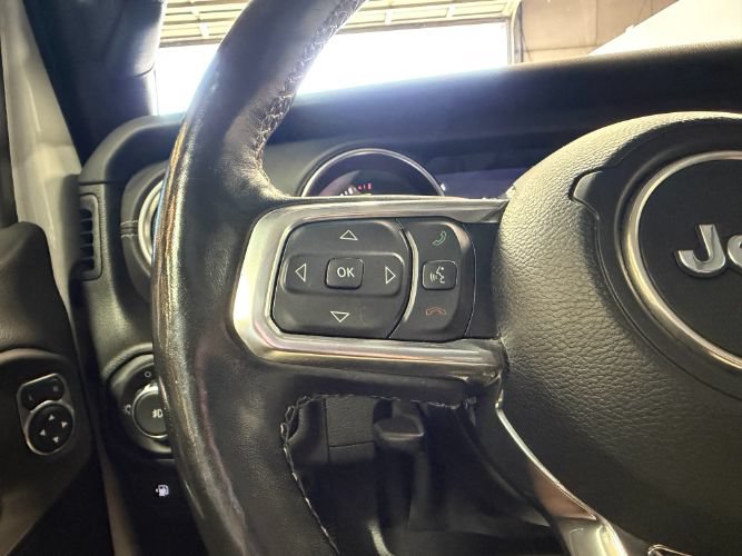 Used 2023 Jeep Wrangler Unlimited Sahara w/ Cold Weather Group AWD/4WD image 23