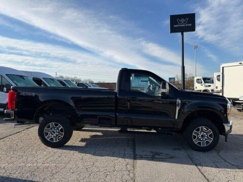 New 2025 Ford F350 XLT image 10