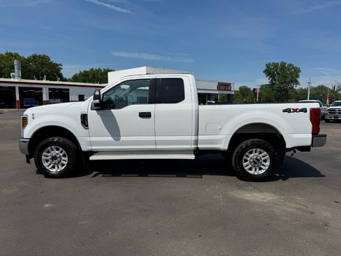 Used 2018 Ford F250 XLT AWD/4WD image 2