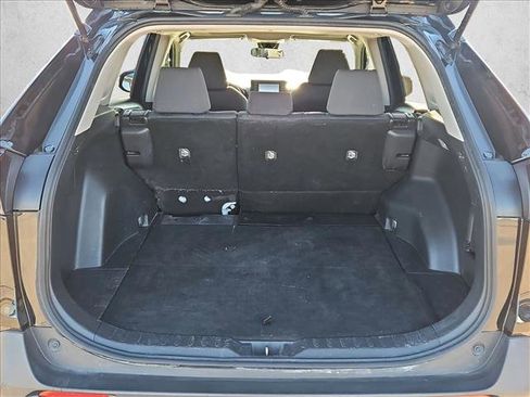 Used 2019 Toyota RAV4 XLE image 6