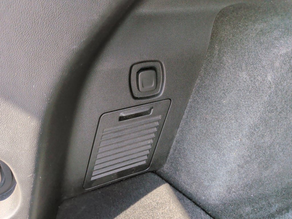 Used 2019 Cadillac XT5 FWD image 38