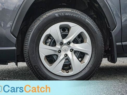 Used 2020 Toyota RAV4 LE FWD image 16