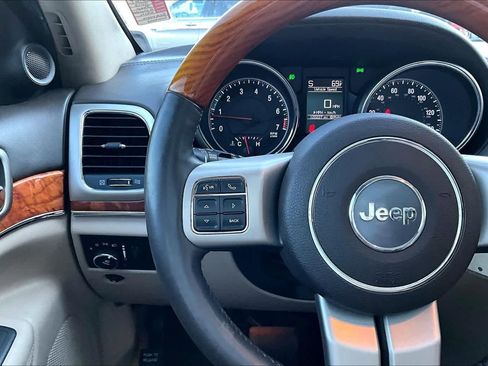 Used 2013 Jeep Grand Cherokee Overland w/ Advance Technology Group AWD/4WD image 25