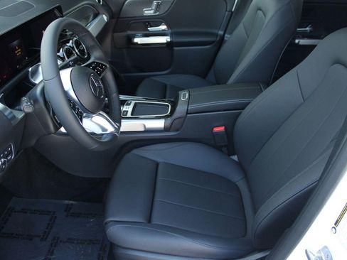 New 2026 Mercedes-Benz GLB 250 image 5