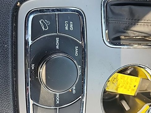 Used 2018 Jeep Grand Cherokee Limited AWD/4WD image 5