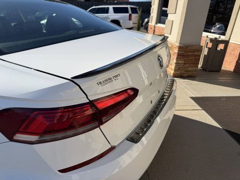 Used 2020 Volkswagen Passat 2.0T R-Line image 16