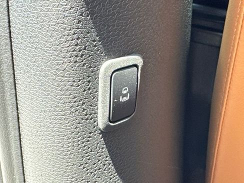 New 2025 Volkswagen ID. Buzz Pro S Plus image 25