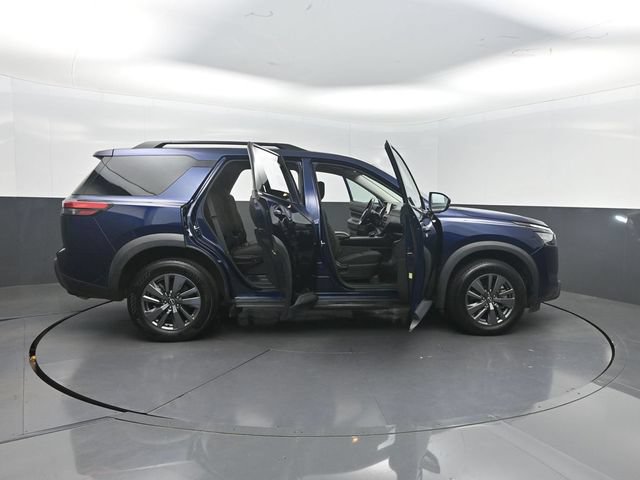 Used 2024 Nissan Pathfinder SV FWD image 36
