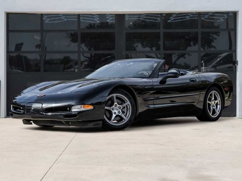 Used 2002 Chevrolet Corvette Convertible w/ Preferred Equipment Group2 image 1