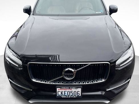 Used 2017 Volvo XC90 T6 Momentum w/ Vision Package image 1