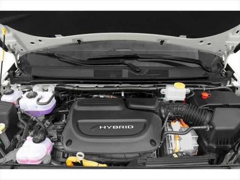 Used 2021 Chrysler Pacifica Touring-L image 8