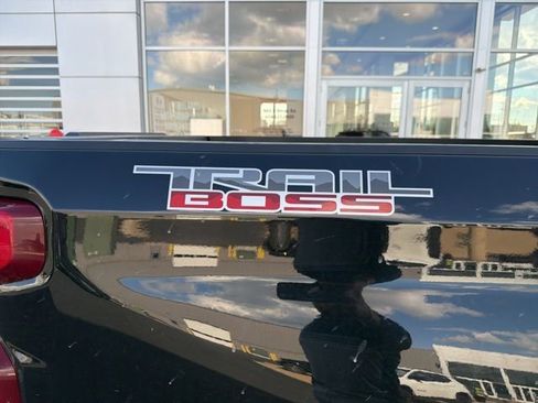 Used 2019 Chevrolet Silverado 1500 LT Trail Boss image 9