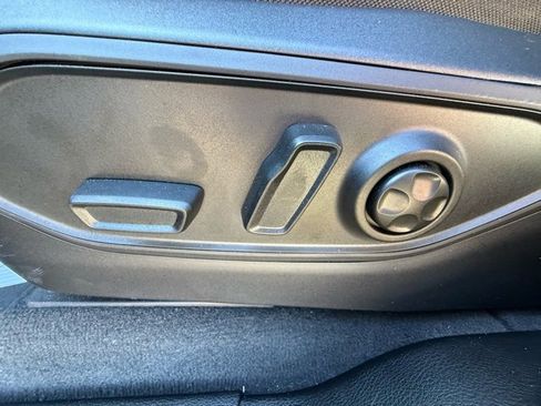 Used 2024 Jeep Grand Cherokee L Laredo w/ Luxury Tech Group I image 24