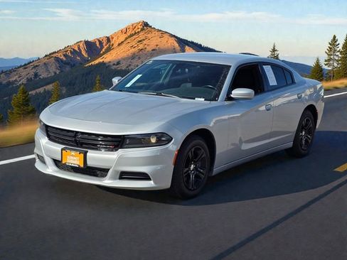 Used 2022 Dodge Charger SXT image 4