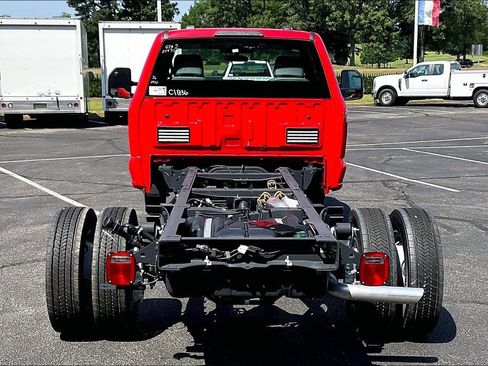 New 2025 Ford F550 2WD Regular Cab Super Duty w/ XL Chrome Package image 4