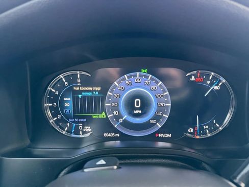 Used 2016 Cadillac Escalade Luxury image 16