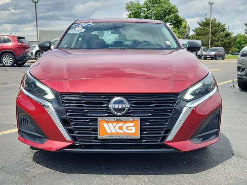 Used 2024 Nissan Altima 2.5 SV FWD image 6