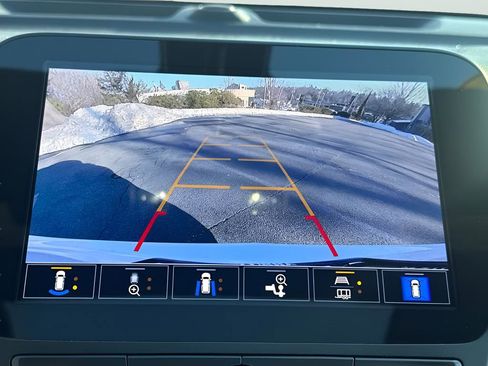 Used 2022 Chevrolet Equinox RS w/ Infotainment Package image 27