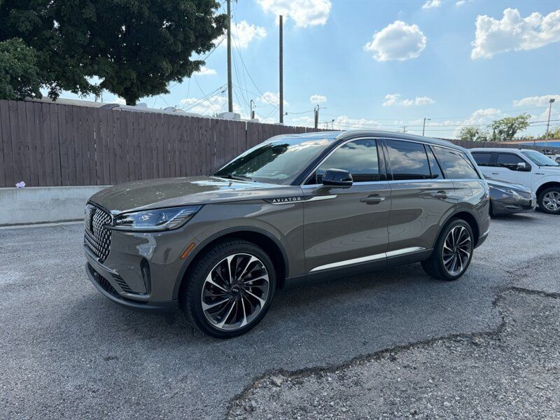 Used 2025 Lincoln Aviator Reserve w/ Equipment Group 201A AWD/4WD image 6