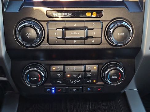 Used 2021 Ford F250 Lariat w/ Lariat Ultimate Package image 28