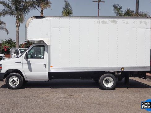 Used 2018 Ford E-350 and Econoline 350 Super Duty image 5