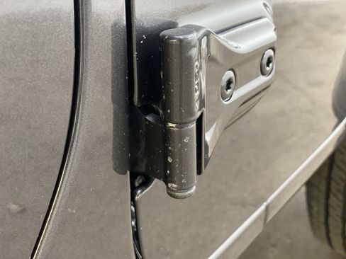 Used 2025 Jeep Wrangler Sahara image 34