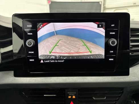 Used 2025 Volkswagen Jetta SE w/ Sunroof Package image 10