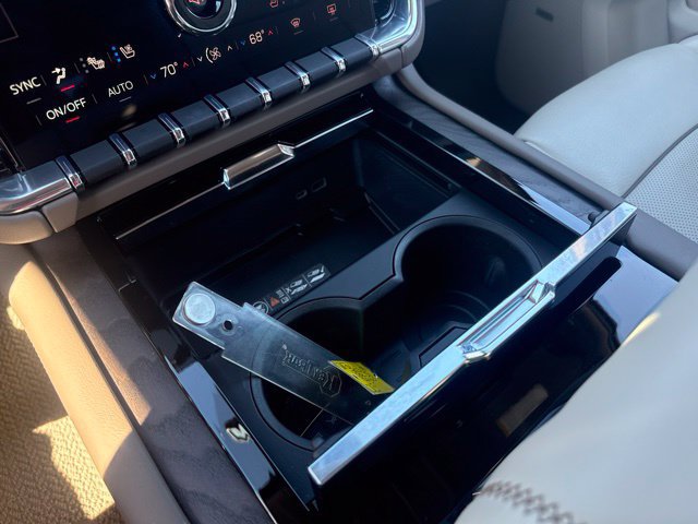Used 2025 GMC Yukon Denali w/ Sun & Power Step Package AWD/4WD image 33