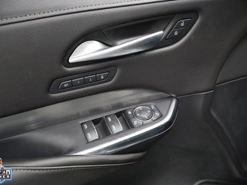 Used 2025 Cadillac XT4 Premium Luxury FWD image 12