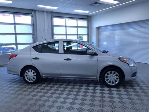 Used 2016 Nissan Versa S Plus FWD image 32