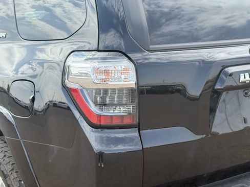 Used 2024 Toyota 4Runner SR5 AWD/4WD image 10