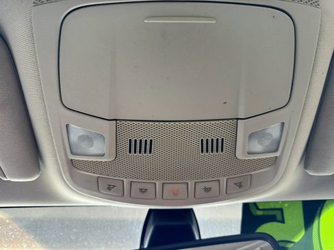 Used 2019 Ford Fusion SE FWD image 16