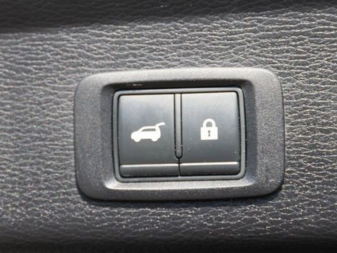 Used 2022 Mitsubishi Outlander SE image 9