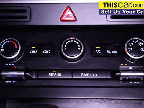 Used 2024 Kia Carnival LX FWD image 21